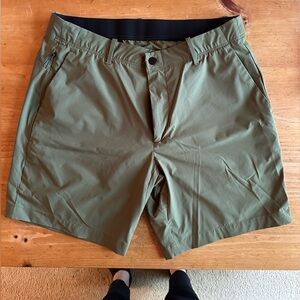 Banana Republic Sport Shorts 8” *like new*